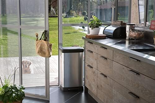 Curver Poubelle Cuisine 50L Decobin, Fermeture Douce, Aspect Métal, Gris